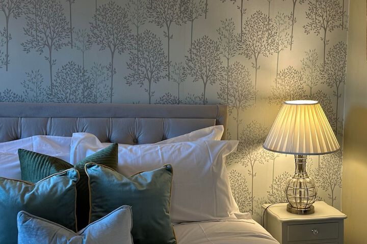 Room 8 of 14