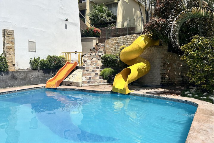 Pool 43 of 65