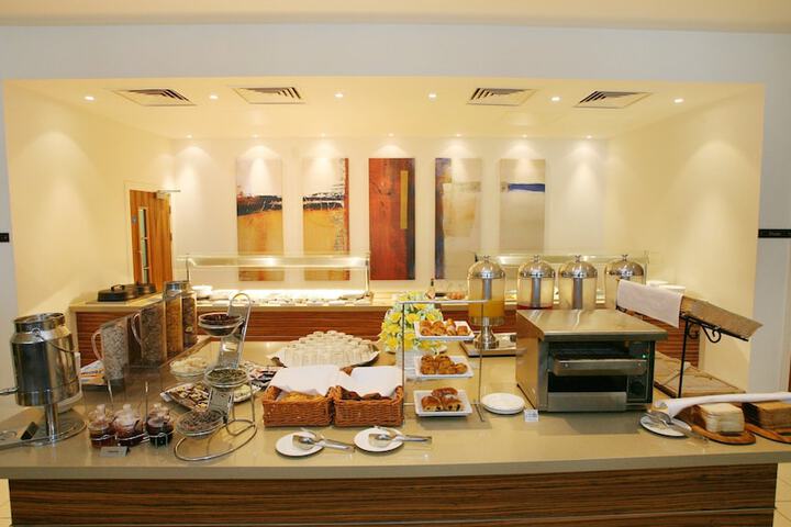 Breakfast/Coffee Service 44 of 78