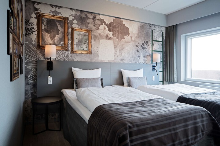 Room 17 of 49