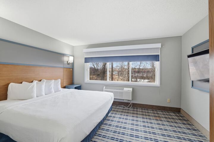 Room 40 of 70