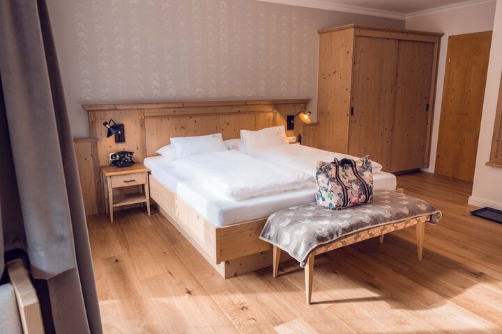 Room 15 of 120
