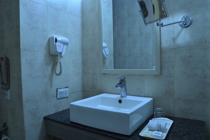Room 13 of 41