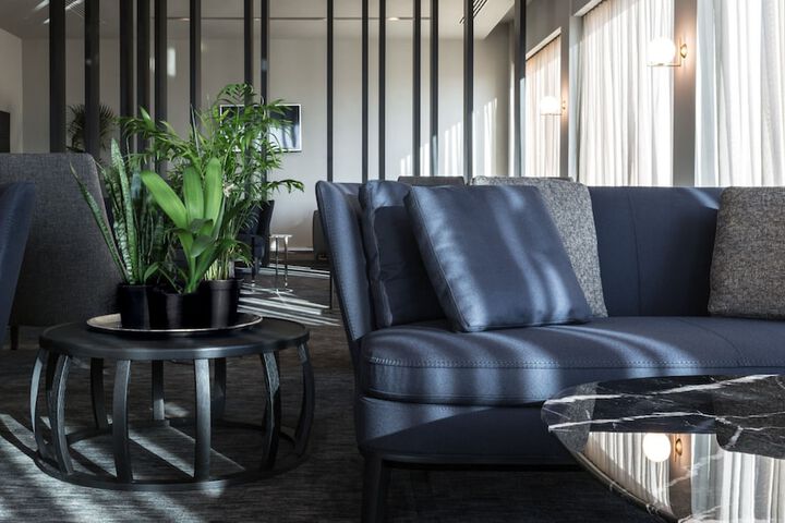 Lounge 223 of 267
