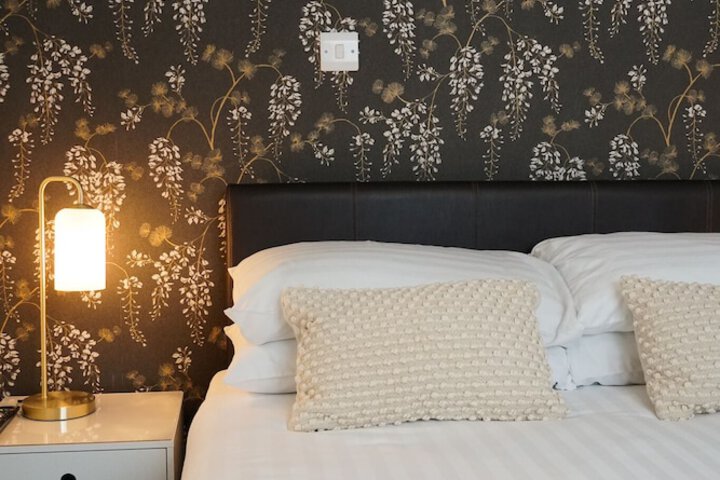 Room 4 of 66