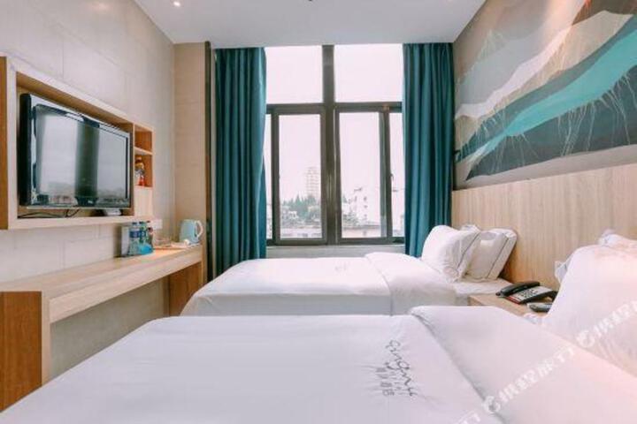 Qingmu Chain Hotel (Maanshan Jinying Central Building)