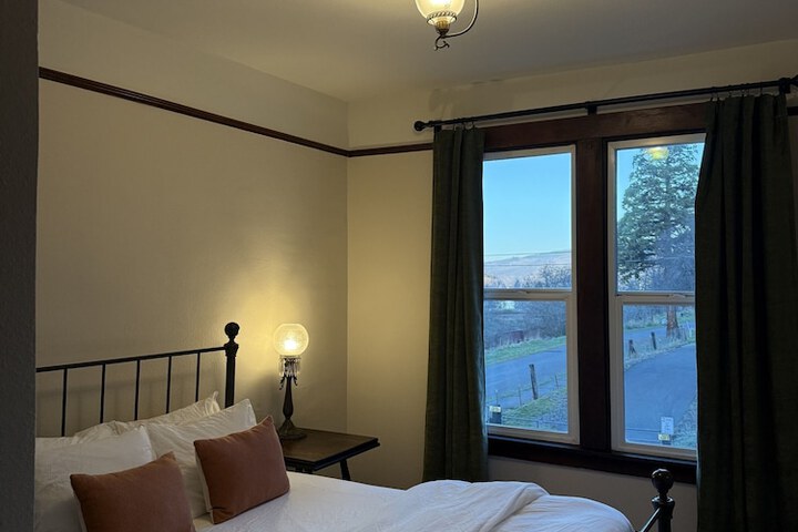 Room 23 of 49