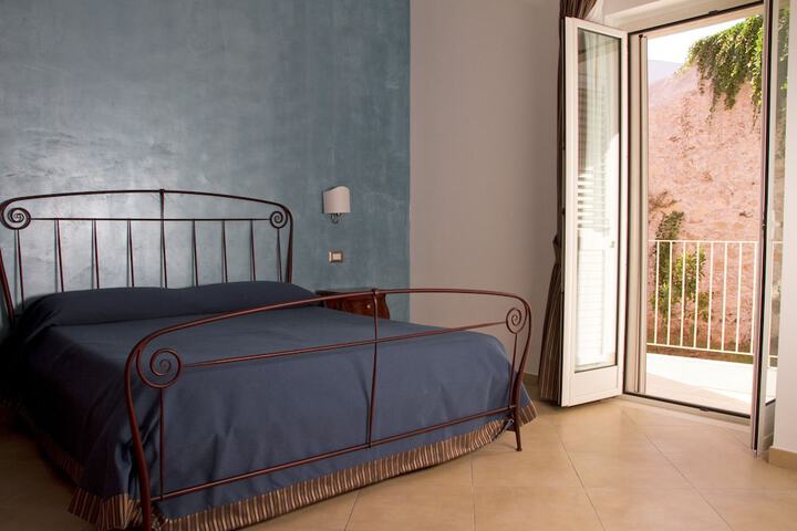 Room 21 of 65