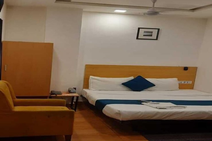 Room 5 of 14