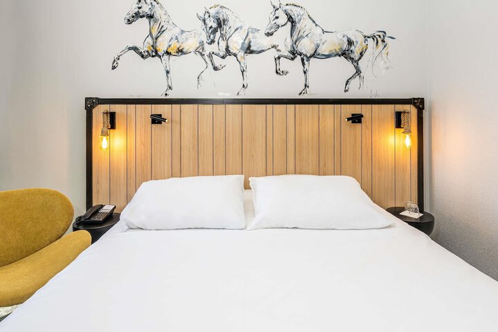 Room 20 of 100