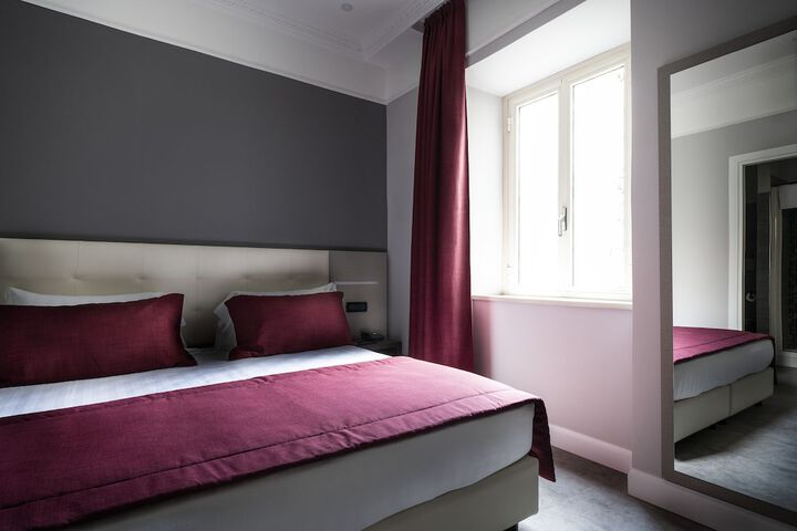 Room 12 of 36