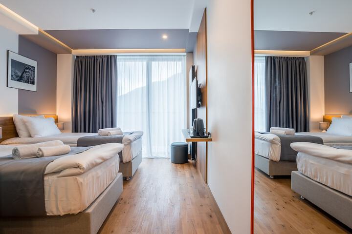 Room 34 of 147