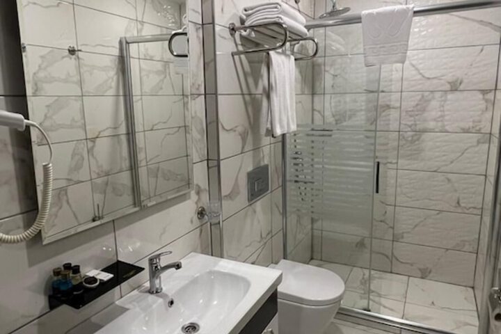 Room 18 of 21