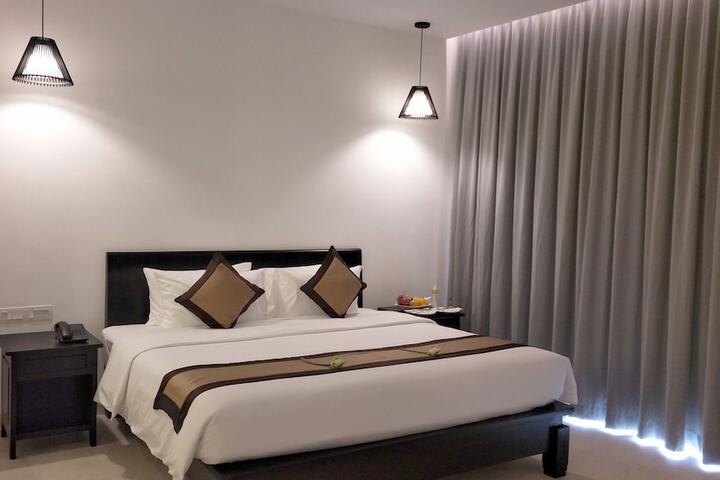 Room 7 of 80