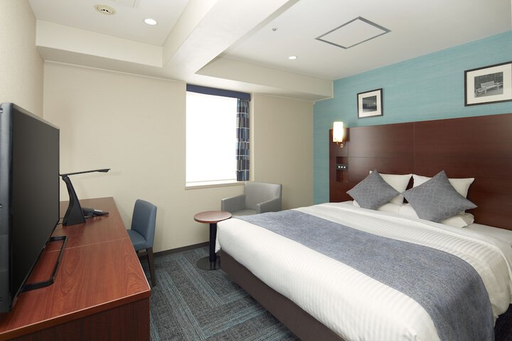 Room 6 of 38