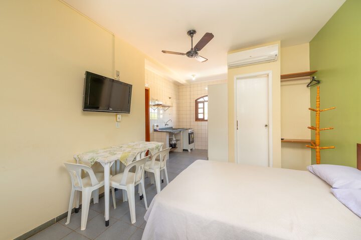 Room 4 of 122
