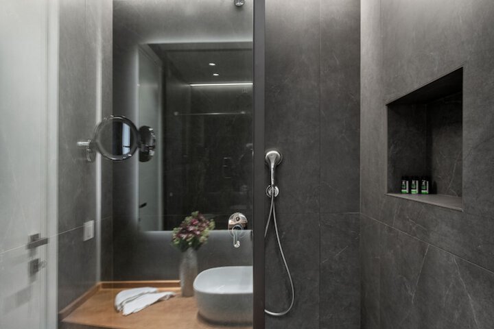 Room 42 of 53