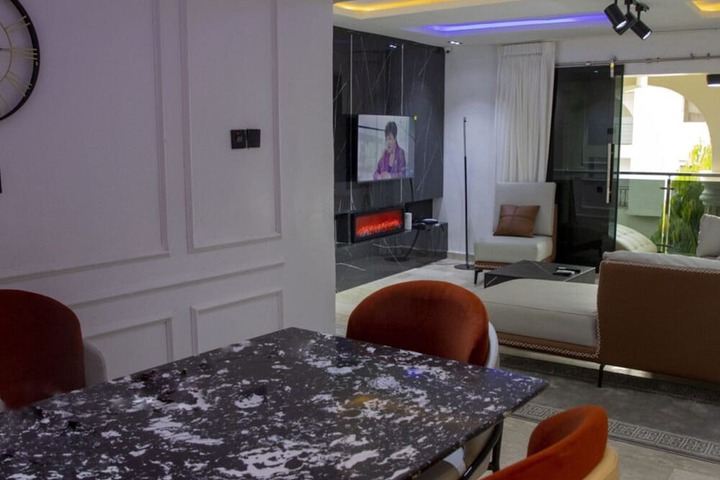 Room 6 of 23