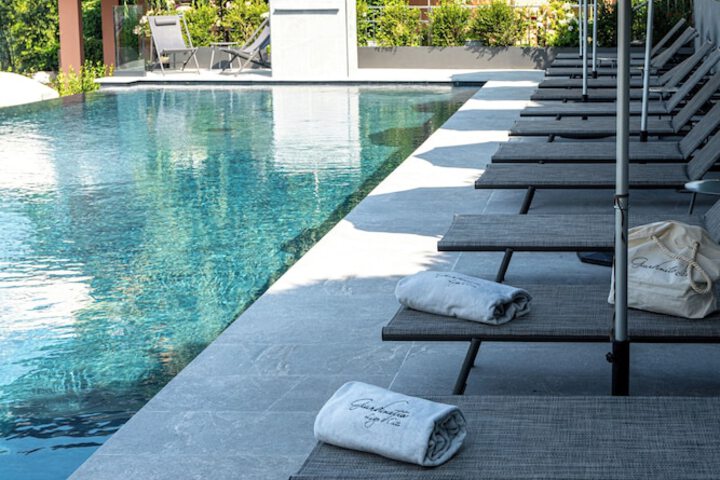 Hotel with Pool