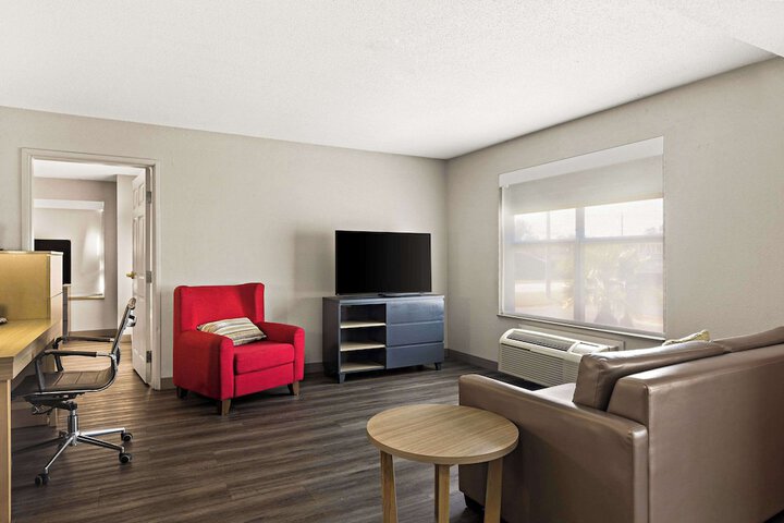 Suite 2 Queen Beds Accessible (4 of 7)
