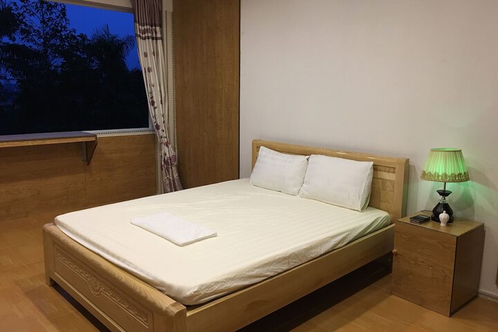 Room 4 of 65