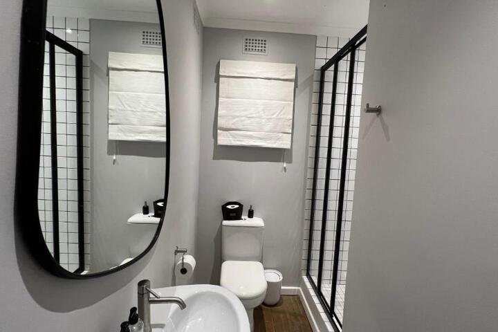 Room 14 of 18