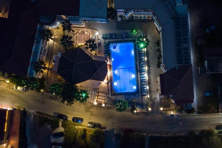 Pool 40 of 54