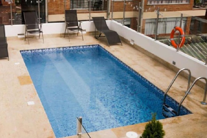 Pool 20 of 34