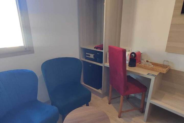 Room 11 of 17