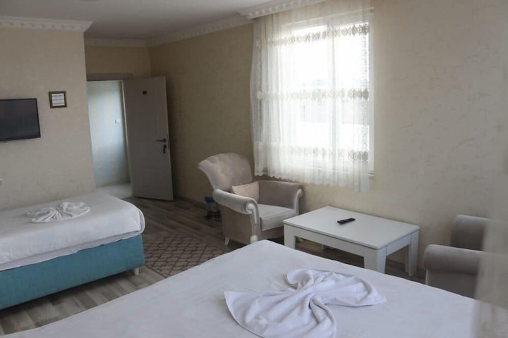 Room 8 of 23