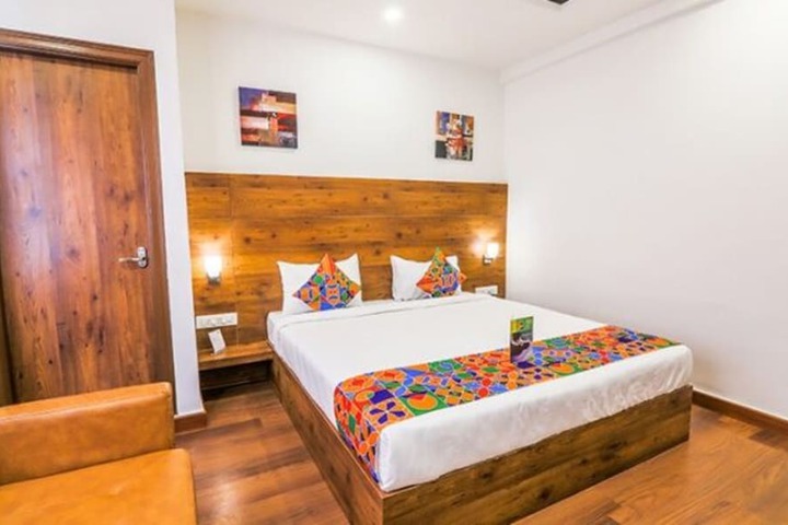 Room 14 of 27