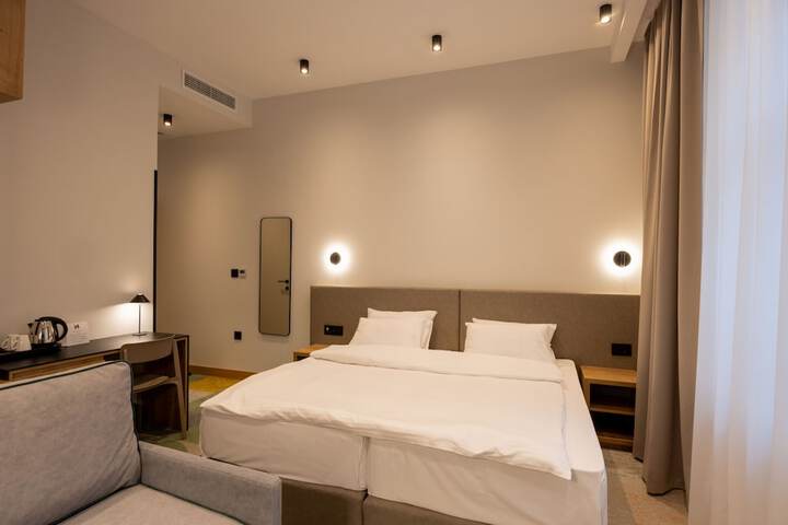 Room 20 of 36