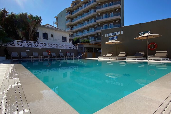 Pools & Facilities
