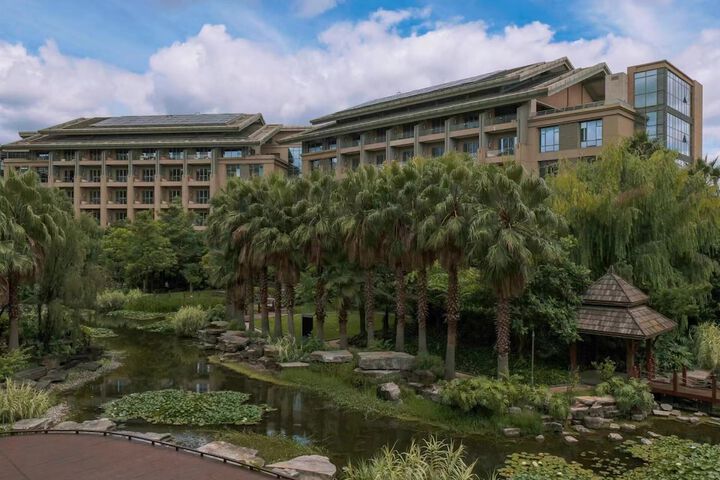 Hotel Exterior 117 of 150