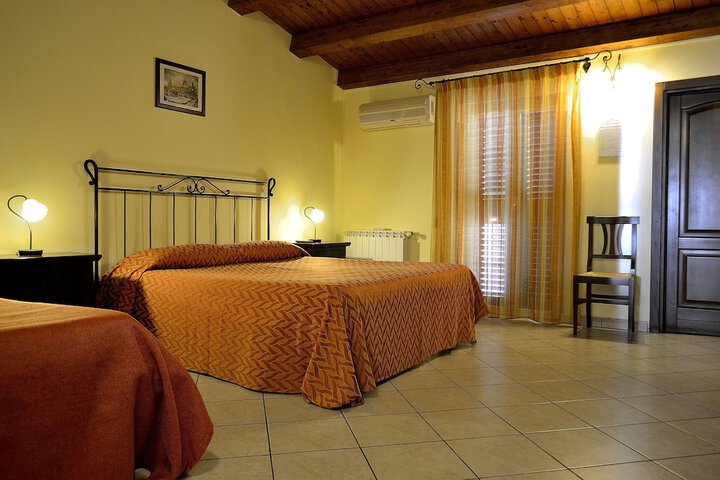 Room 3 of 23