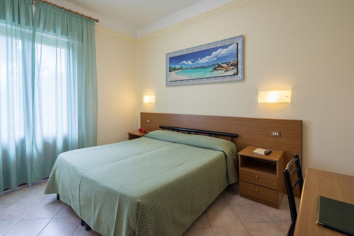 Room 14 of 45