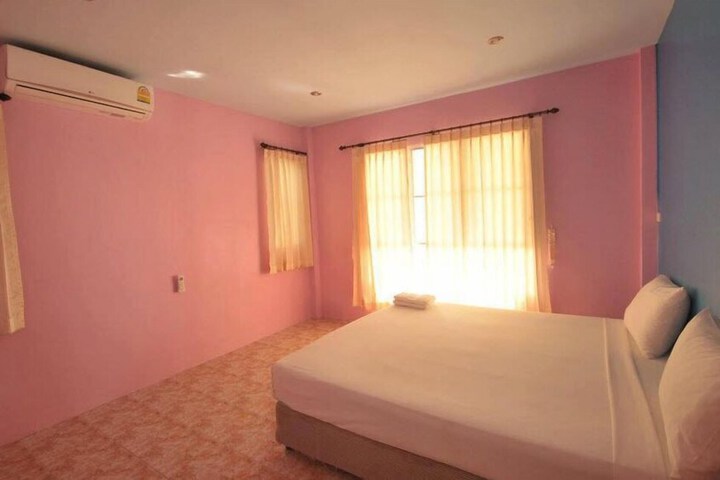 Room 3 of 31