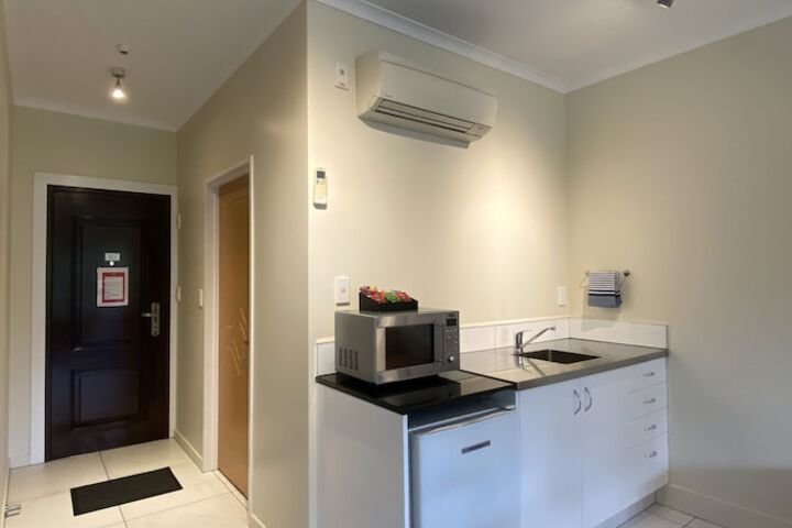 Room 11 of 28