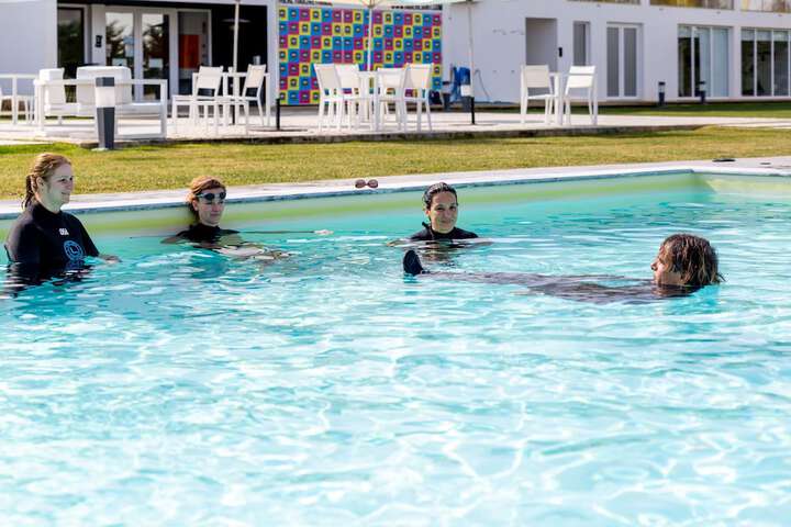 Pool 33 of 65