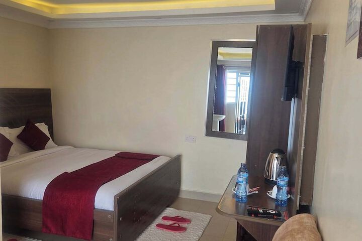 Room 16 of 49