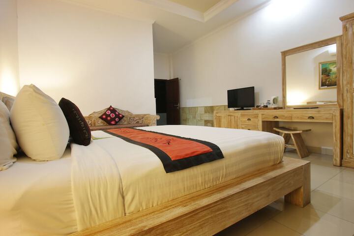 Room 54 of 213