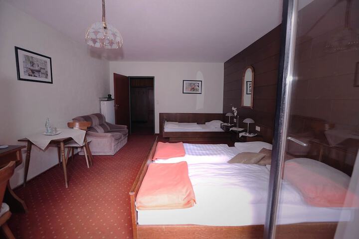 Room 3 of 22