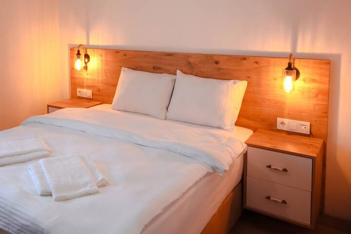 Room 4 of 7