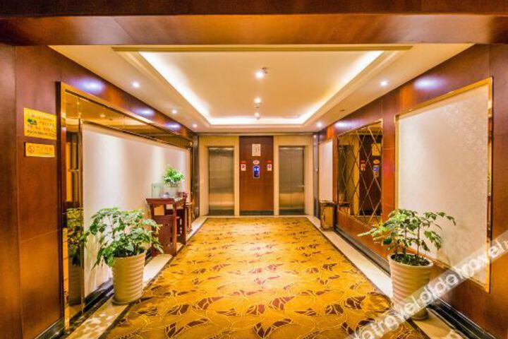 Hotel Interior 11 of 19
