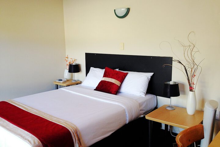 Room 12 of 76