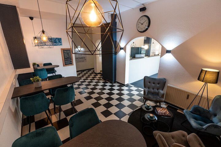 Entrance & Lobby