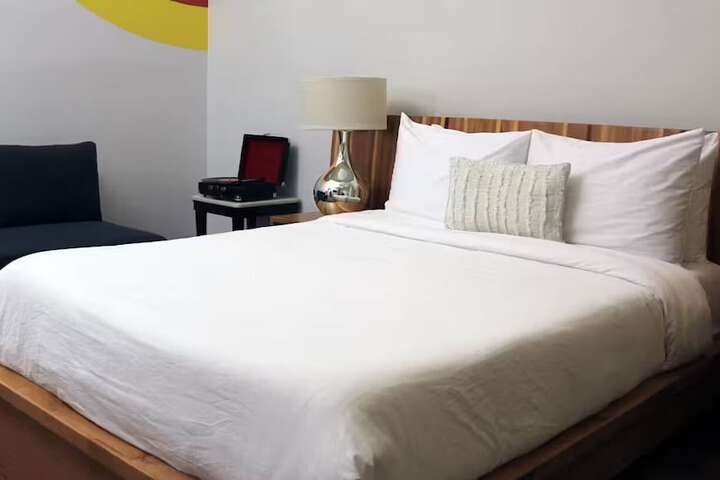 Room 44 of 80