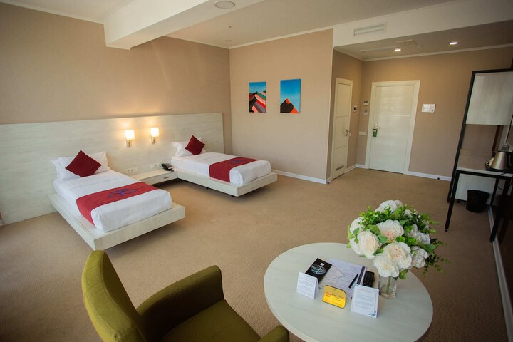 Room 27 of 119