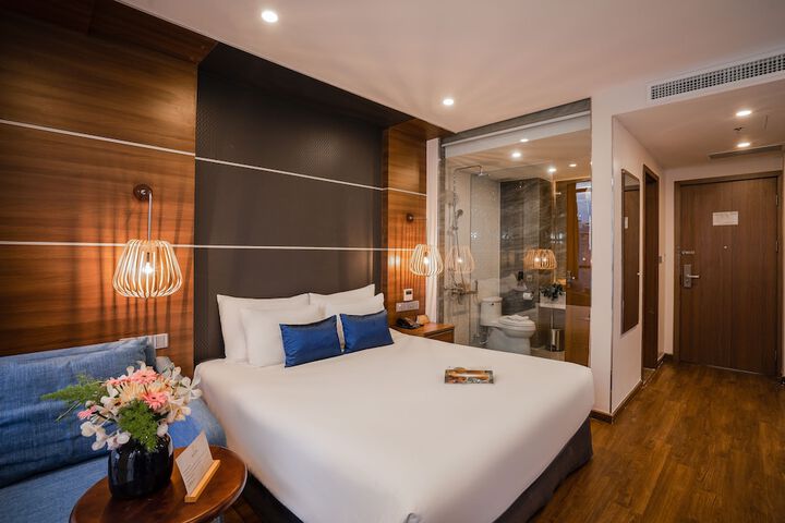 Room 21 of 203