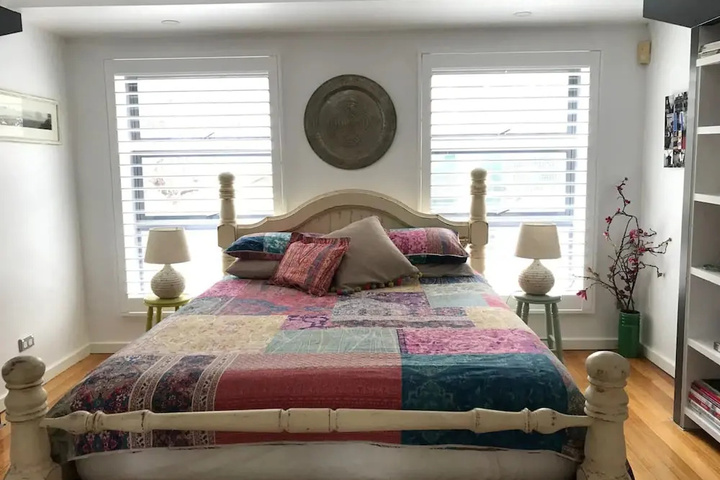 Room 4 of 15